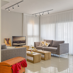 cortina ou persiana qual e a melhor escolha para a janela da sala e do quarto