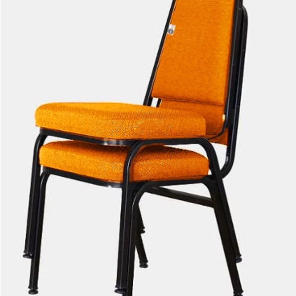 02 Cadeiras Empilhável Para Hotelaria Linha Hotel Jersey Lara