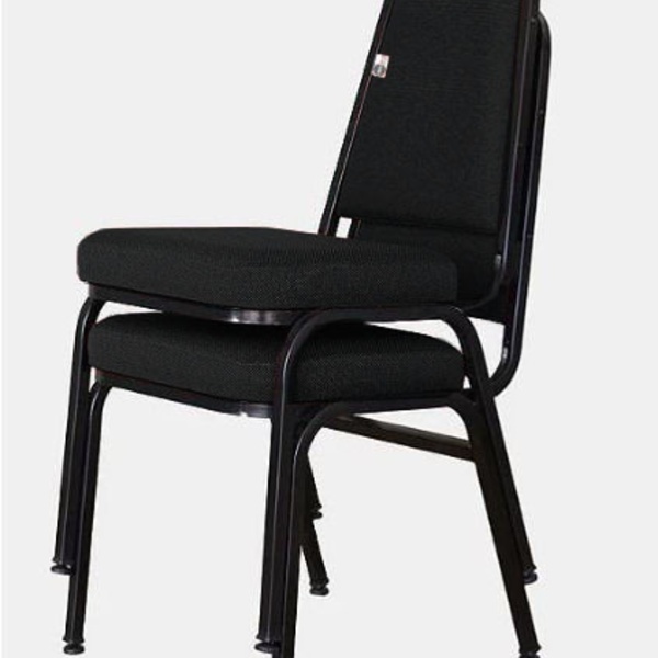 02 Cadeiras Empilhável Para Hotelaria Linha Hotel Jersey Preto