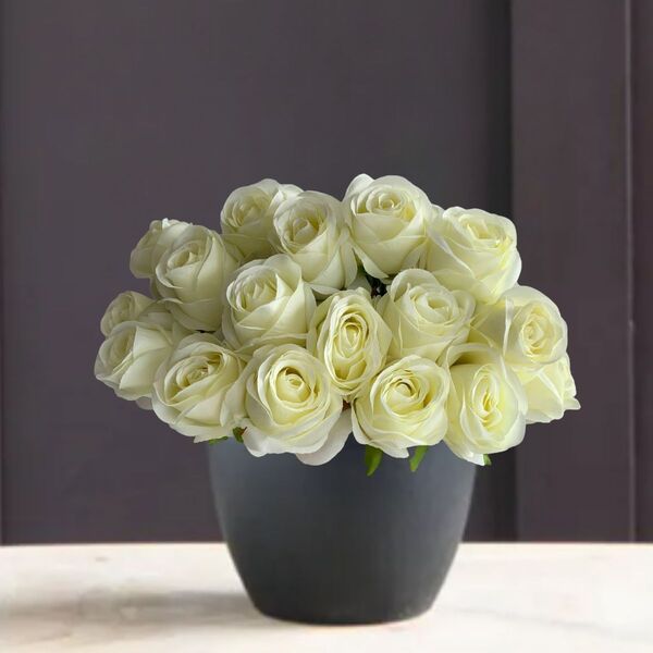 12 Rosas Artificiais Com Folhas E Espinhos – Charme Clássico