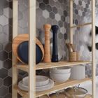 1 Arara C/ 7 Nichos + 1 Arara C/ Prateleiras Em Madeira.