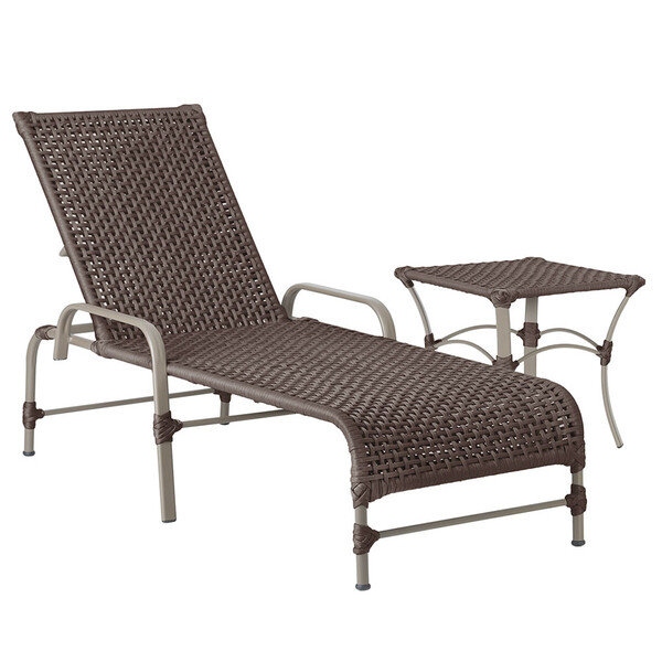 1 Espreguiçadeira Catar E 1 Mesa Garden Fendi E Corda Náutica