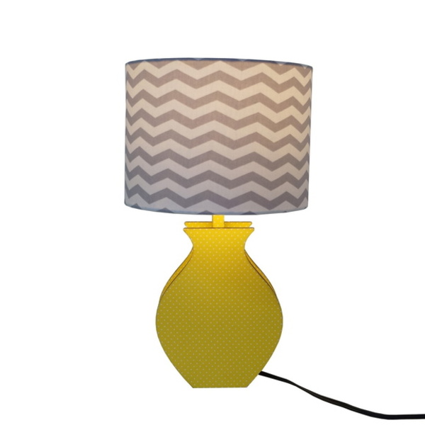 Abajur Base Madeira Amarela Poás E Cúpula Chevron Tons De Cin