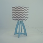 Abajur Base Madeira Azul Bebê Cúpula Chevron