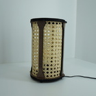 Abajur Cilíndrico Amadeirado Com Treliça Palha