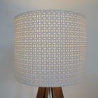 Abajur De Mesa Base Marrom E Cúpula Renda Bege Bivolt