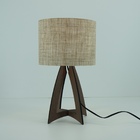 Abajur Pequeno Base Madeira Marrom E Cúpula Tecido Linho