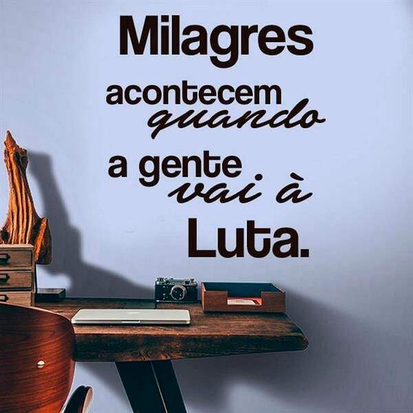 Adesivo De Parede Frase Milagres Acontecem...-p 50x55cm
