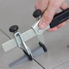 Alicate Universal De Ferro - Nivela Piso