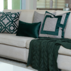 Almofada Coleção Brunello Bordada Verde Musgo Quadrada Tipo:s