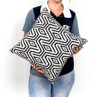 Almofada De Linho Preta Geométrica 45cm X 45cm Com Enchimento