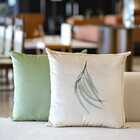 Almofada Decorativa Verde Claro - 45x45 - Veludo (com Enchime