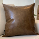 Almofada Em Couro Ecológico Marrom Quadrada Tipo:completa