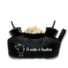 Almofada Porta Pipoca Casal A Mãe É Braba Preto
