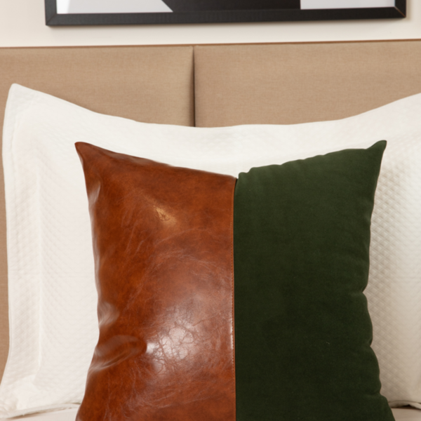 Almofada Premium Collection Verde & Couro Caramelo Quadrada T