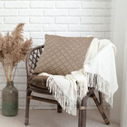 Almofada Tressê 50x50cm Veludo Bege - Casaepoltrona