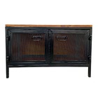Aparador Baixo Com 2 Portas De Ferro Cor Preta E Castanheira
