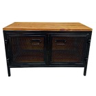 Aparador Baixo Com 2 Portas De Ferro Cor Preta E Castanheira