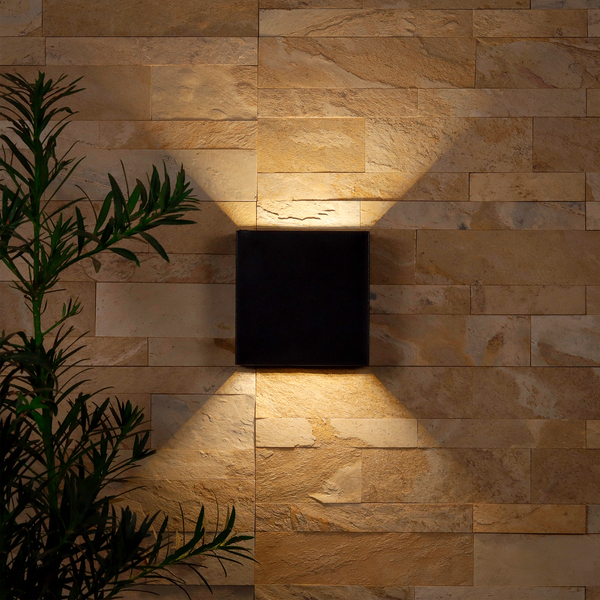 Arandela de Parede Externa Articulada IP65 LED Amarelo Gaya Preta Bivolt