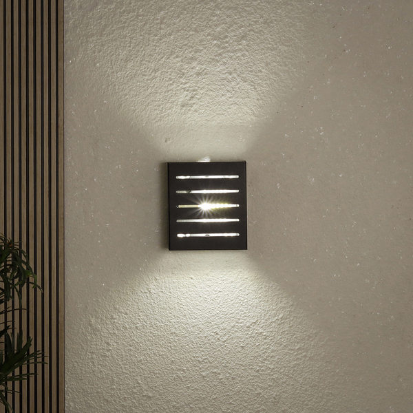 Arandela Externa de Parede Bivolt Preta IP40 Portalluz