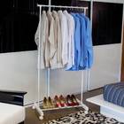 Arara De Roupas Com Rodinhas - Lojas Carisma