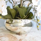 Arranjo Com Seis Orquídeas Artificiais Brancas De Silicone No