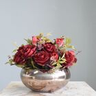 Arranjo De Flores Artificiais Rosas Vermelhas No Vaso Bronze