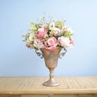 Arranjo De Rosas E Astromélias Artificiais No Vaso Rose Gold