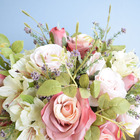 Arranjo De Rosas E Astromélias Artificiais No Vaso Rose Gold