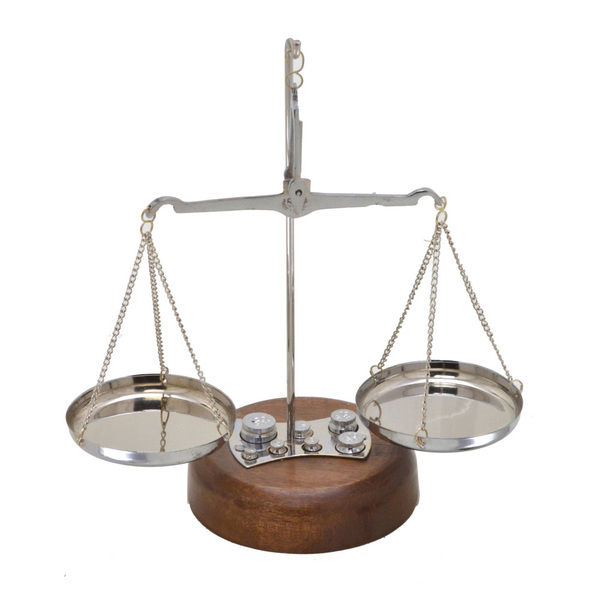 Balança Da Justiça Decorativa Prata 22 5cm
