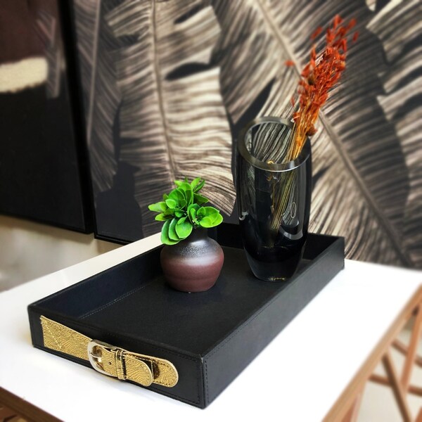 Bandeja Couro Snake Vintage Preta Com Fíbula Dourada M