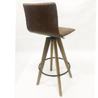 Banqueta Alta Madeira Giratória Angélica Matelassê Cor Marrom