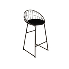 Banqueta Arco Em Alumínio Preto Assento Estofado 101cm