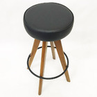 Banqueta Bar Alta Base Madeira Giratória Assento Preto - Polt