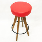 Banqueta Bar Alta Base Madeira Giratória Assento Vermelho - P