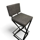 Banqueta Zenite Estofada Com Encosto Cinza Metalon Preto 75cm