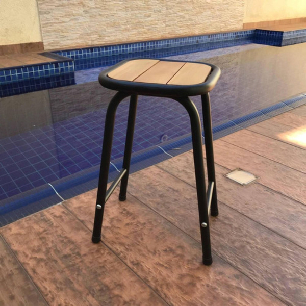 Banquinho De Aço E Madeira Tamborete Preto Altura 46 Cm