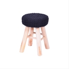 Banquinho Nona Crochê Preta Base De Madeira - Or Design