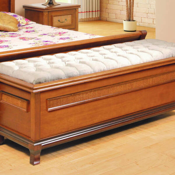 Baú Para Quarto De Casal Estofado 1,40m - Athenas Montanhês