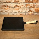 Bifeteira De Ferro Fundido Quadrada Lisa - Medidas 25x25cm