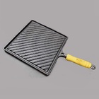 Bifeteira Ferro Fundido Quadrada Frisada Medidas 25x25cm