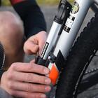 Bomba De Ar Portátil Tramontina Para Bicicleta 90 Psi