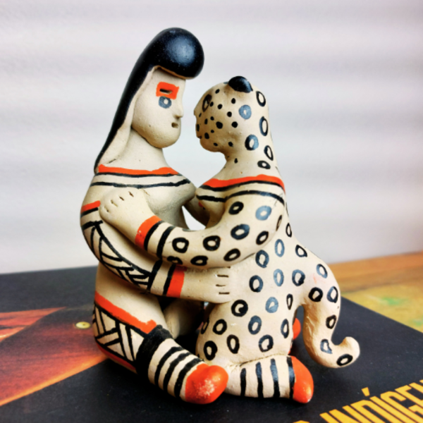 Boneca Cerâmica Ritxoko - Lenda Do Parto Da Onça - Etnia Kara