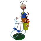 Boneco Joaninha Com Bicicleta De Ferro Para Enfeite E Decoraç