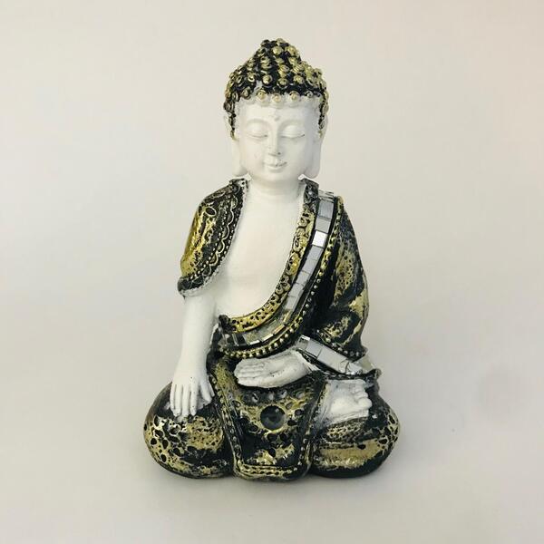 Buda Tocar A Terra Com  Manto Espelhado