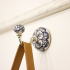 Cabide Zamac 8x6cm Branco e Azul Vênus Victrix