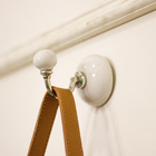 Cabide Zamac 8x6cm Branco Vênus Victrix