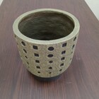 Cachepô Resina 28x27x27cm Cinza Vaso Decorativo Enfeite Casa