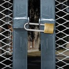 Cadeado Pequeno 30mm Haste Longa Latão Maciço Dourado Com Cha