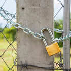 Cadeado Pequeno 30mm Haste Longa Latão Maciço Dourado Com Cha